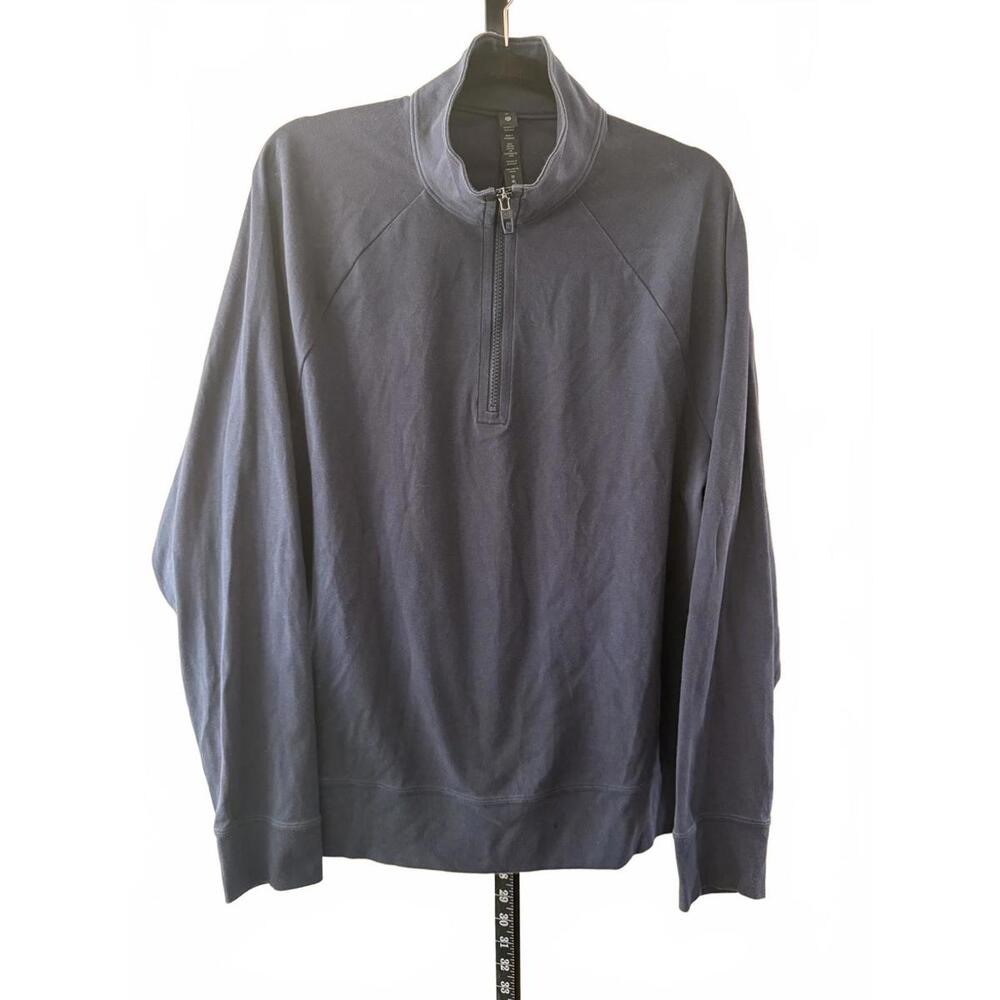 Lululemon Men's Navy Half-Zip - Medium